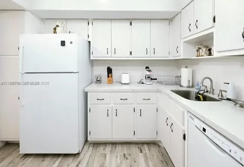 5701 Collins Avenue Miami Beach FL 33140