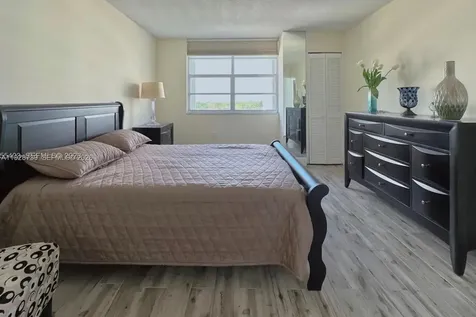 5701 Collins Avenue Miami Beach FL 33140
