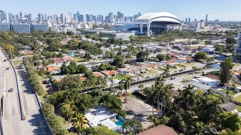 848 NW 18th Avenue Miami FL 33125