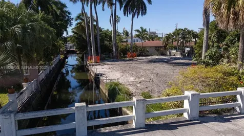 848 NW 18th Avenue Miami FL 33125