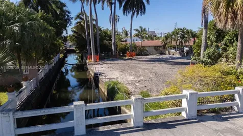 848 NW 18th Avenue Miami FL 33125