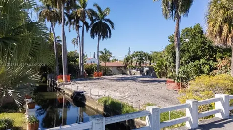 848 NW 18th Avenue Miami FL 33125