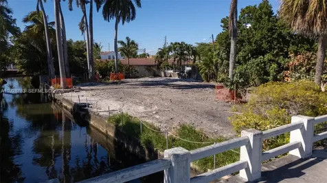 848 NW 18th Avenue Miami FL 33125