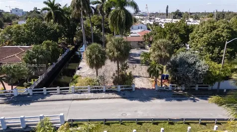 848 NW 18th Avenue Miami FL 33125