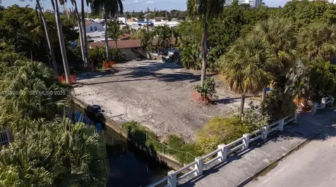 848 NW 18th Avenue Miami FL 33125