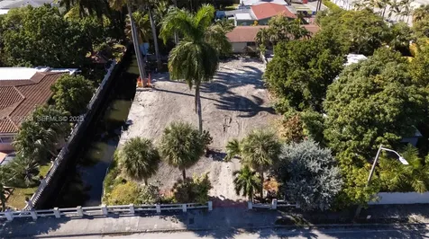 848 NW 18th Avenue Miami FL 33125
