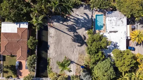 848 NW 18th Avenue Miami FL 33125