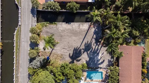 848 NW 18th Avenue Miami FL 33125