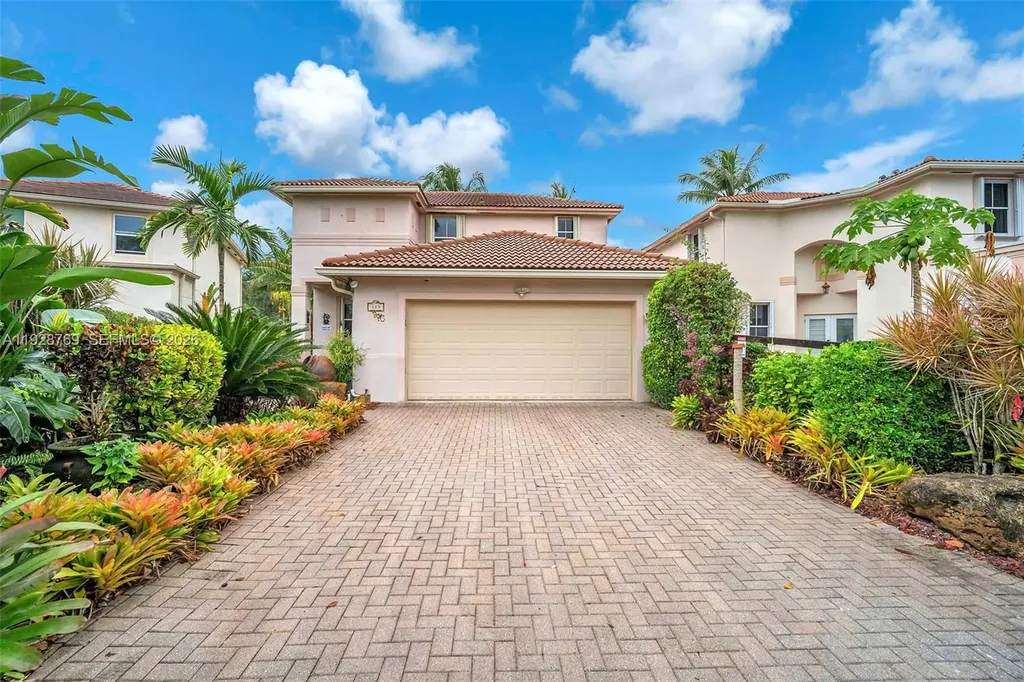 113 NW 73rd Terrace Plantation FL 33317
