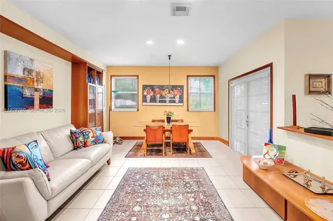 113 NW 73rd Terrace Plantation FL 33317