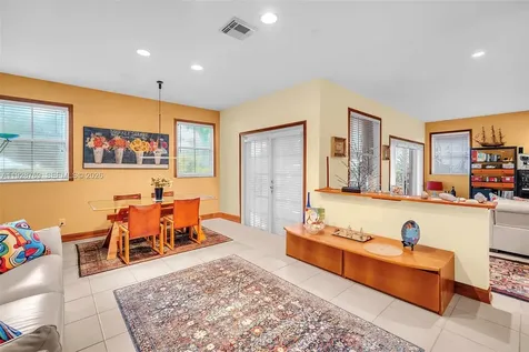 113 NW 73rd Terrace Plantation FL 33317