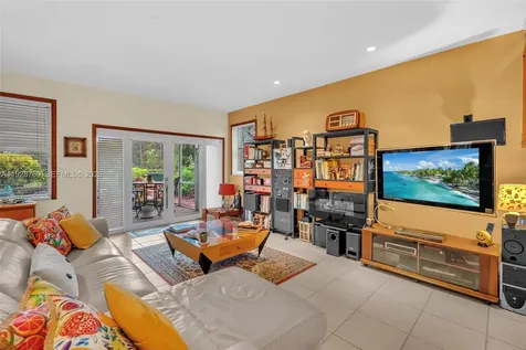 113 NW 73rd Terrace Plantation FL 33317