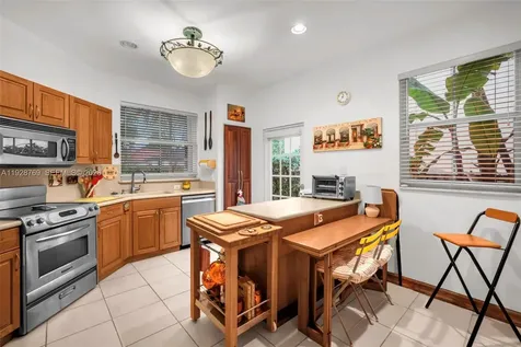 113 NW 73rd Terrace Plantation FL 33317