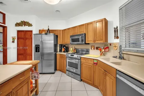 113 NW 73rd Terrace Plantation FL 33317