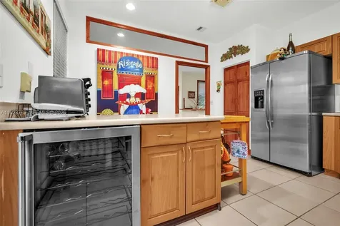 113 NW 73rd Terrace Plantation FL 33317