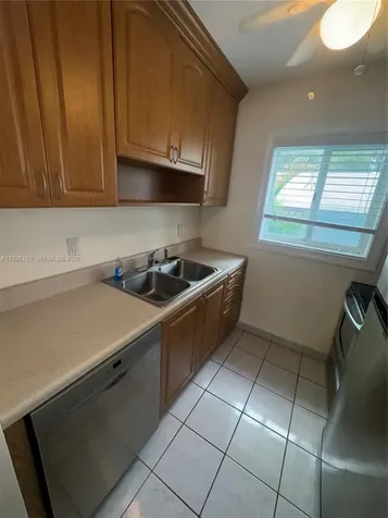 401 Collins Avenue Miami Beach FL 33139
