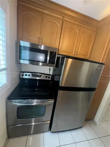 401 Collins Avenue Miami Beach FL 33139