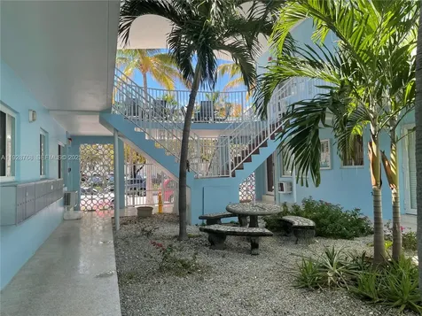 401 Collins Avenue Miami Beach FL 33139