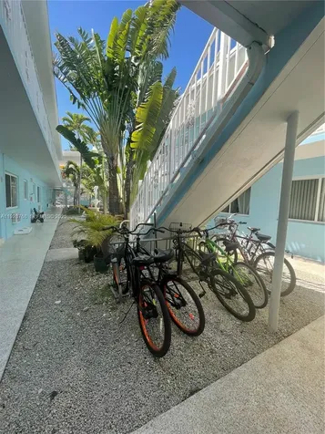 401 Collins Avenue Miami Beach FL 33139