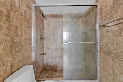 7135 Collins Avenue Miami Beach FL 33141
