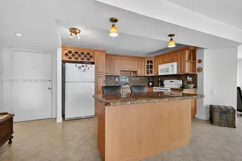 7135 Collins Avenue Miami Beach FL 33141
