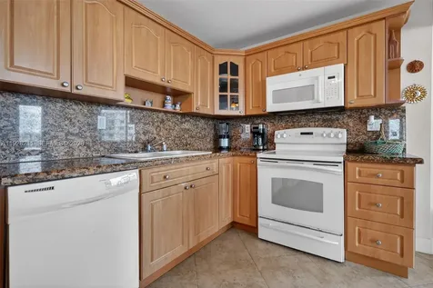 7135 Collins Avenue Miami Beach FL 33141