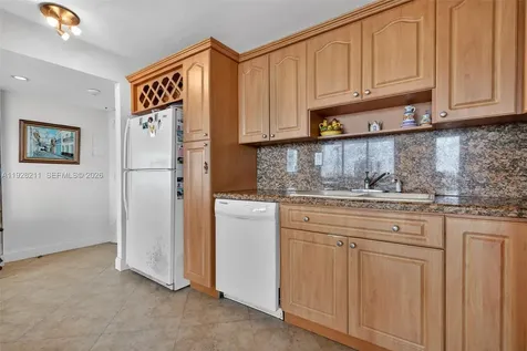 7135 Collins Avenue Miami Beach FL 33141