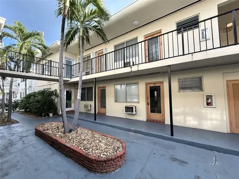 6885 Byron Avenue Miami Beach FL 33141