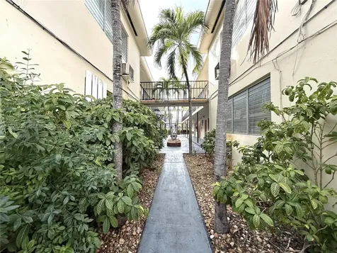 6885 Byron Avenue Miami Beach FL 33141