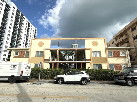 6885 Byron Avenue Miami Beach FL 33141