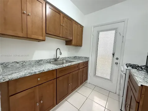 6885 Byron Avenue Miami Beach FL 33141