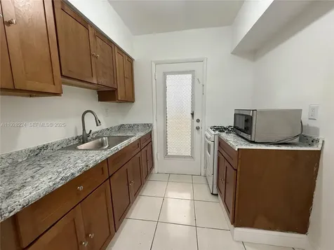 6885 Byron Avenue Miami Beach FL 33141