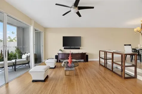7043 SW 53rd Lane Miami FL 33155