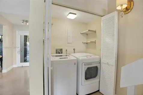 7043 SW 53rd Lane Miami FL 33155