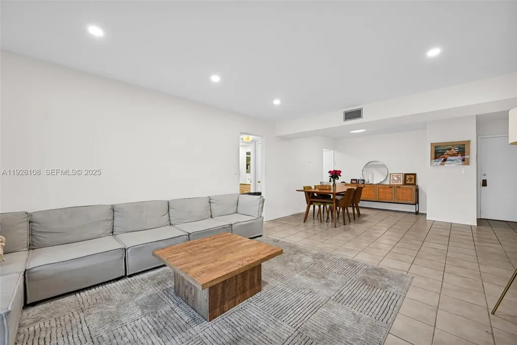 4020 N Hills Drive Hollywood FL 33021