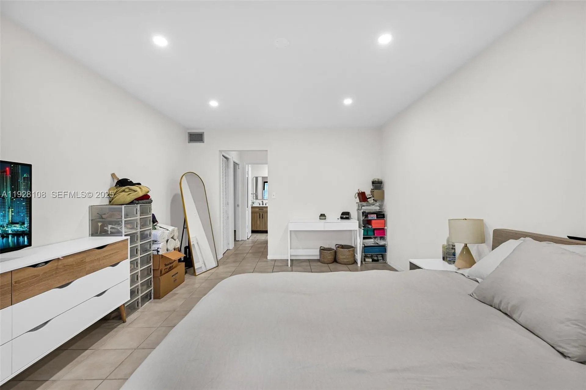 4020 N Hills Drive Hollywood FL 33021