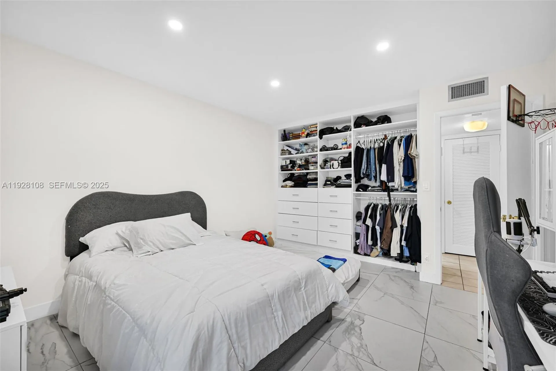 4020 N Hills Drive Hollywood FL 33021