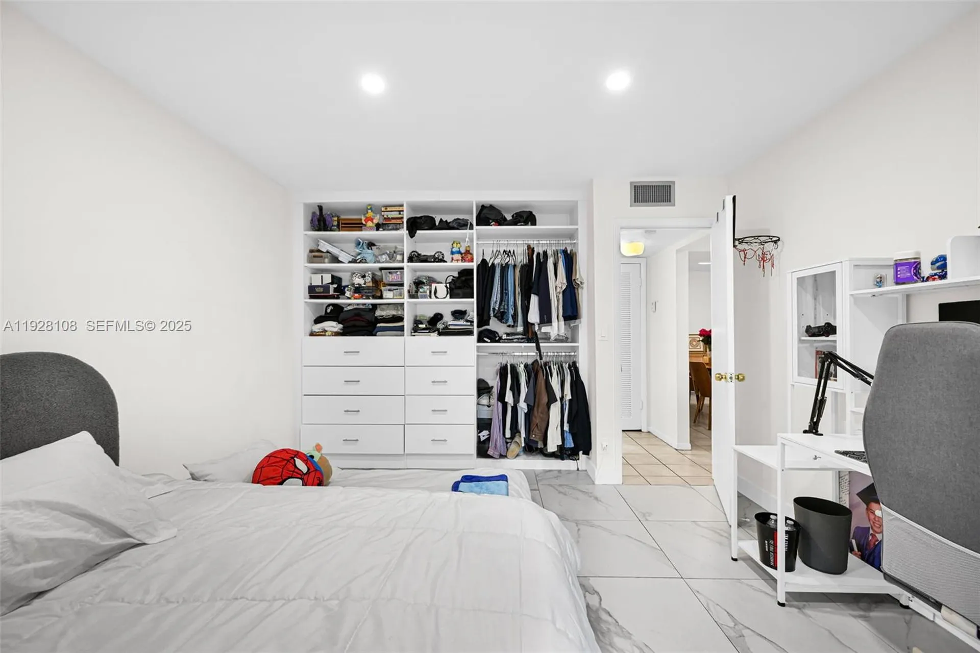 4020 N Hills Drive Hollywood FL 33021