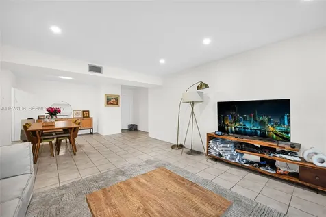 4020 N Hills Drive Hollywood FL 33021