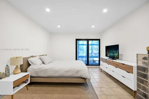 4020 N Hills Drive Hollywood FL 33021