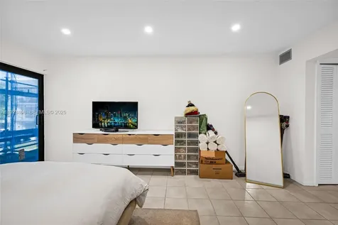 4020 N Hills Drive Hollywood FL 33021