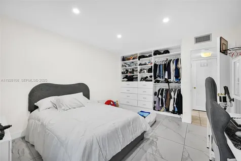 4020 N Hills Drive Hollywood FL 33021