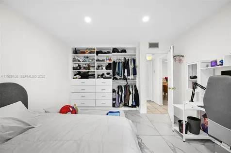 4020 N Hills Drive Hollywood FL 33021