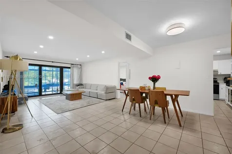 4020 N Hills Drive Hollywood FL 33021