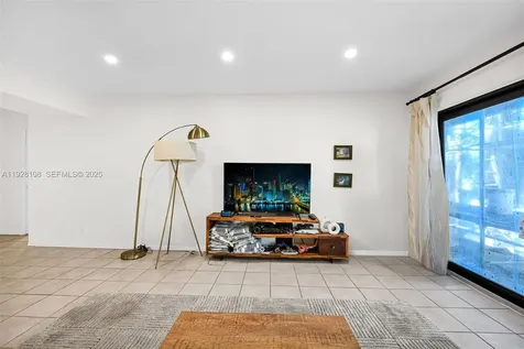 4020 N Hills Drive Hollywood FL 33021