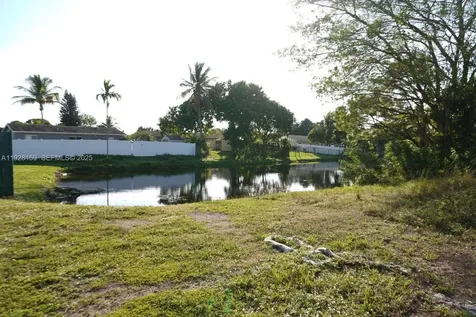 7800 SW 8th Court North Lauderdale FL 33068