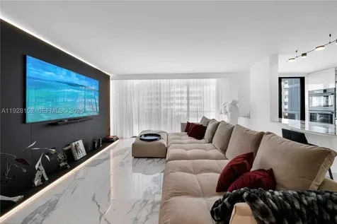 9 Island Avenue Miami Beach FL 33139