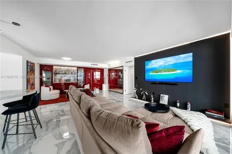 9 Island Avenue Miami Beach FL 33139