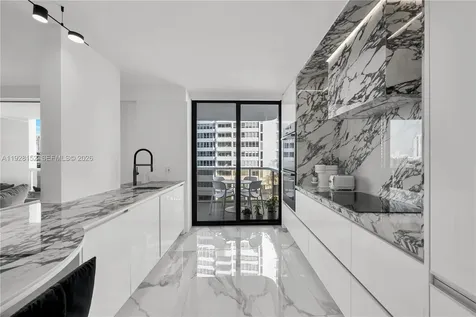 9 Island Avenue Miami Beach FL 33139