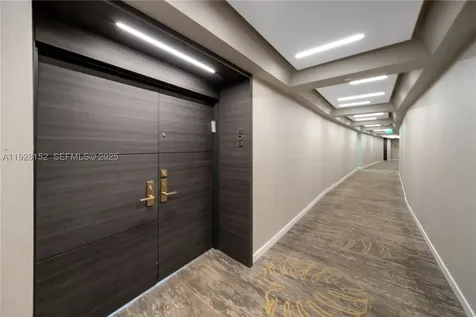 9 Island Avenue Miami Beach FL 33139